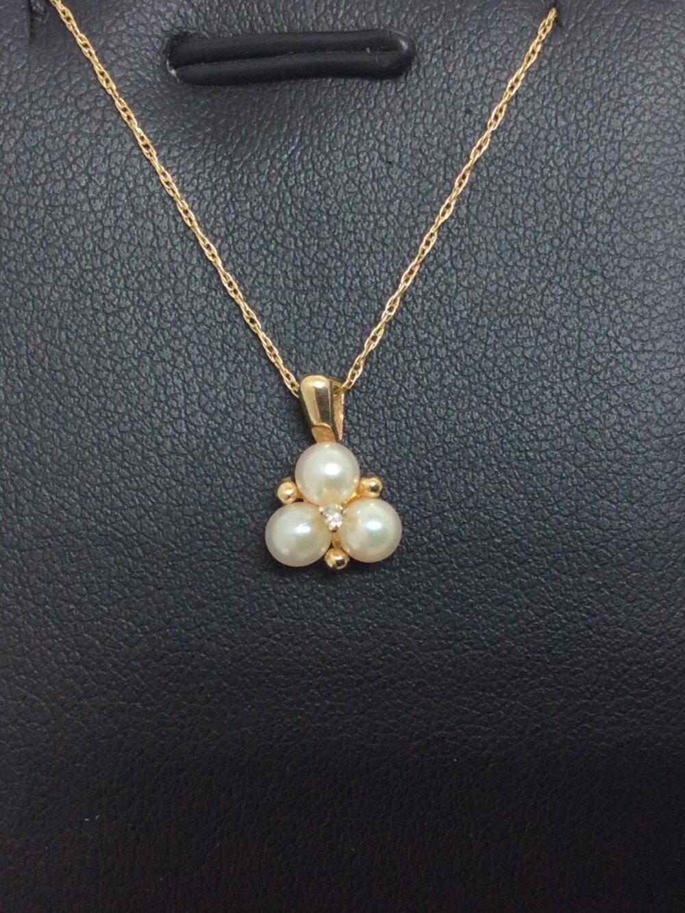 Pearl and Natural Diamond Cluster 14k Yellow Real Gold Charm necklace 1.10gr